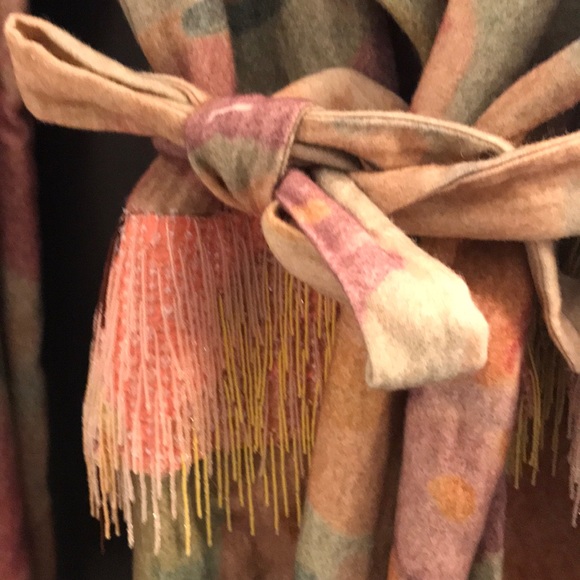 Fun coat by Haute - Picture 2 of 3